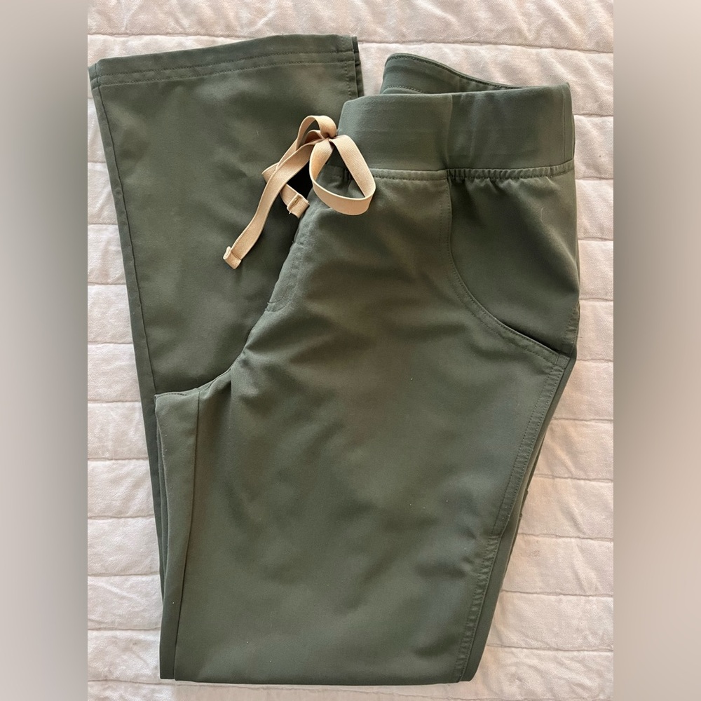 Figs Kade Cargo in Moss SP